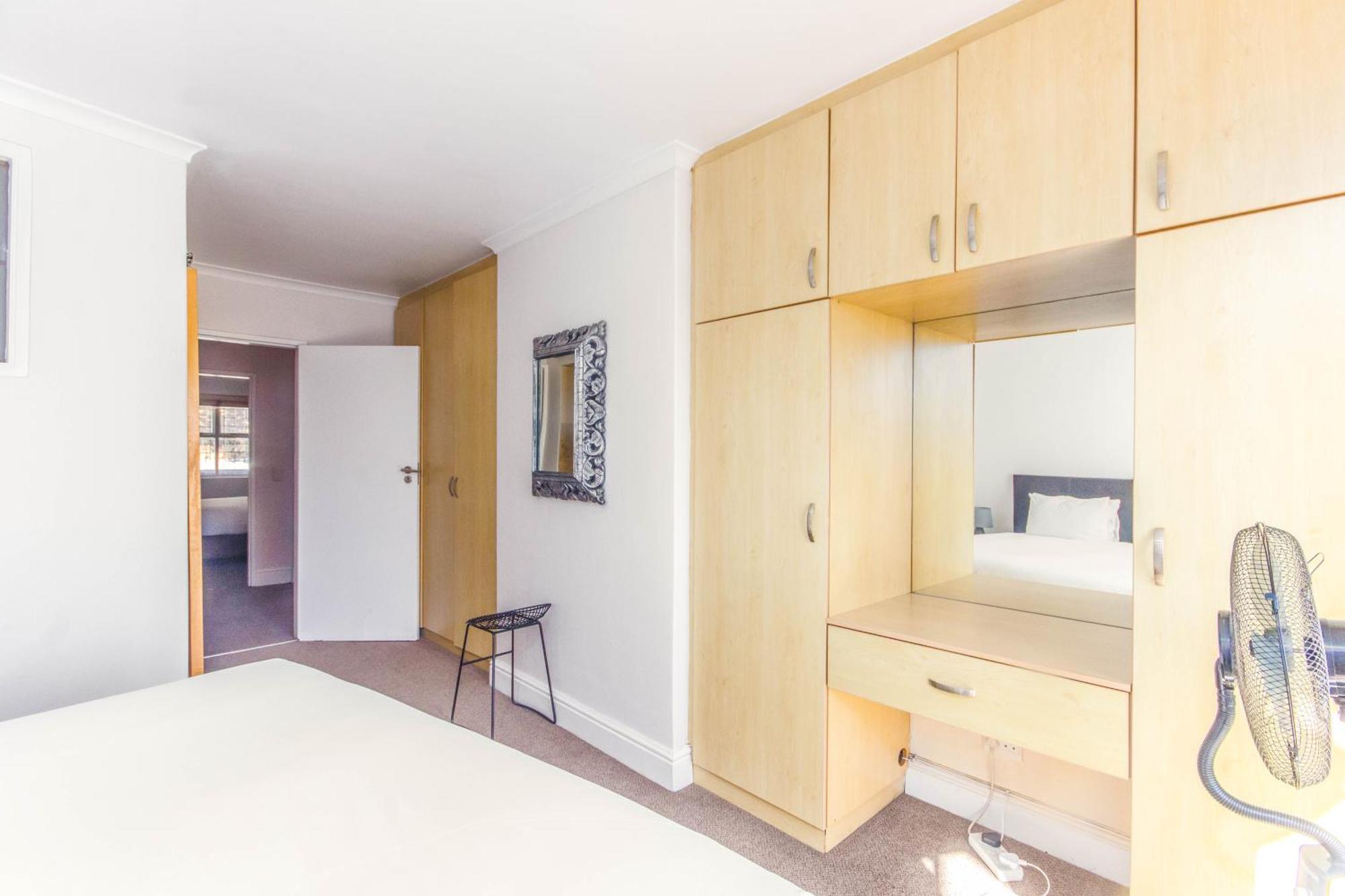 Stylish 3-bedroom Retreat In Your Ideal Vacation Getaway Apartamento Cidade Do Cabo